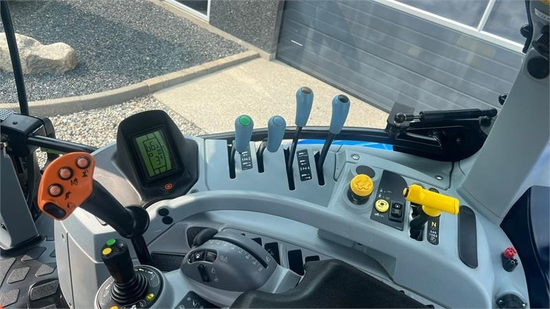 Τρακτέρ New Holland T7.175 RangeCommand med frontlift. Meget velholdt: φωτογραφία 7