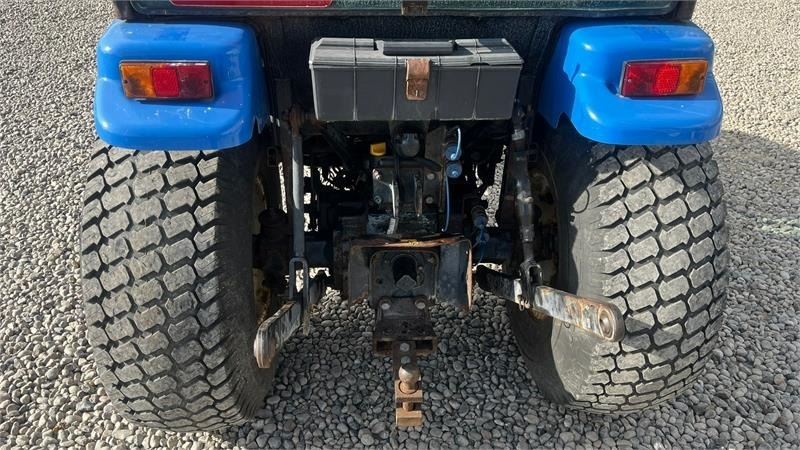 New Holland TC35DA Hydrostat - Τρακτέρ: φωτογραφία 4 New Holland TC35DA Hydrostat - Τρακτέρ: φωτογραφία 4