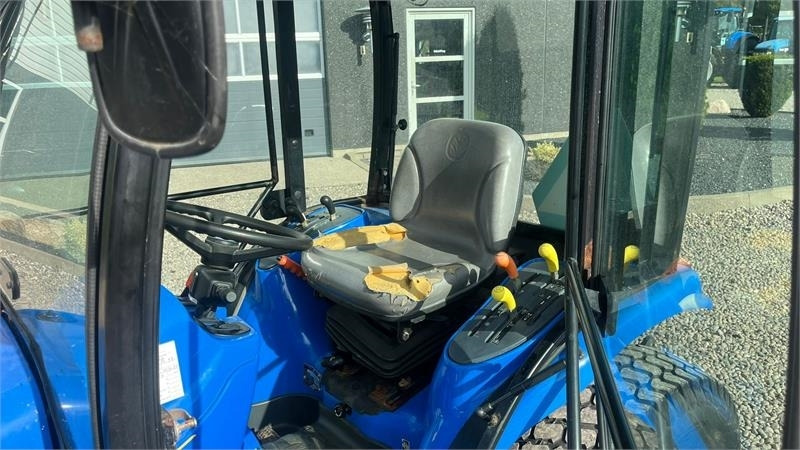 New Holland TC35DA Hydrostat - Τρακτέρ: φωτογραφία 5 New Holland TC35DA Hydrostat - Τρακτέρ: φωτογραφία 5