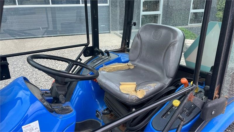 New Holland TC35DA - Τρακτέρ: φωτογραφία 5 New Holland TC35DA - Τρακτέρ: φωτογραφία 5