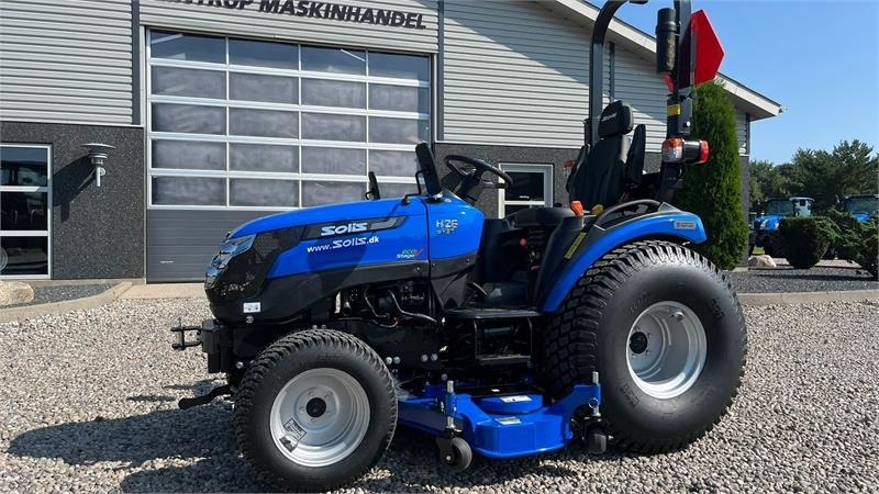 Solis 26 HST Hydrostat Turf hjul og klipperbord - Τρακτέρ: φωτογραφία 2 Solis 26 HST Hydrostat Turf hjul og klipperbord - Τρακτέρ: φωτογραφία 2