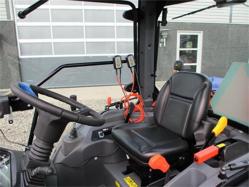 Solis 26 HST Snow Edition med frontlift, Vario SHL150 sn - Τρακτέρ: φωτογραφία 4 Solis 26 HST Snow Edition med frontlift, Vario SHL150 sn - Τρακτέρ: φωτογραφία 4