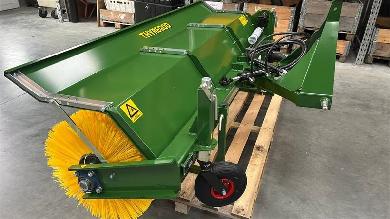 Thyregod TK 2800 med nylon børster og hydraulisk sving. bre - Σκούπα: φωτογραφία 2 Thyregod TK 2800 med nylon børster og hydraulisk sving. bre - Σκούπα: φωτογραφία 2