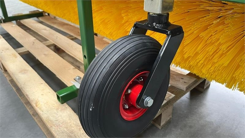Thyregod TK 2800 med nylon børster og hydraulisk sving. bre - Σκούπα: φωτογραφία 5 Thyregod TK 2800 med nylon børster og hydraulisk sving. bre - Σκούπα: φωτογραφία 5