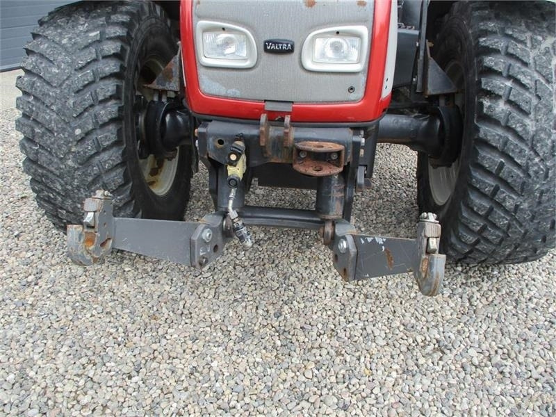 Valtra T190 Med frontlift og affjedret foraksel - Τρακτέρ: φωτογραφία 5 Valtra T190 Med frontlift og affjedret foraksel - Τρακτέρ: φωτογραφία 5