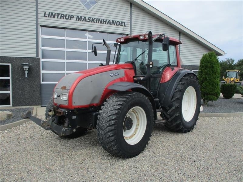 Valtra T190 Med frontlift og affjedret foraksel - Τρακτέρ: φωτογραφία 2 Valtra T190 Med frontlift og affjedret foraksel - Τρακτέρ: φωτογραφία 2