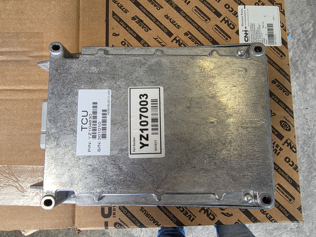 Case 84175818 - YZ107003 - Ηλεκτρονική μονάδα ελέγχου για Κατασκευή μηχανήματα: φωτογραφία 2 Case 84175818 - YZ107003 - Ηλεκτρονική μονάδα ελέγχου για Κατασκευή μηχανήματα: φωτογραφία 2