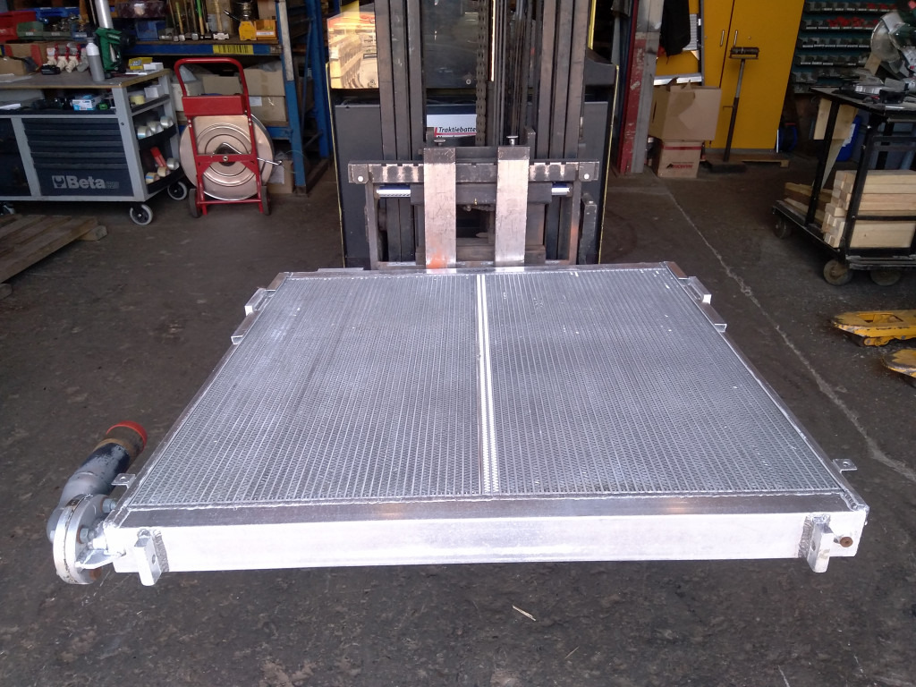 Hitachi 4406230 - Ψυγείο λαδιού για Κατασκευή μηχανήματα: φωτογραφία 1 Hitachi 4406230 - Ψυγείο λαδιού για Κατασκευή μηχανήματα: φωτογραφία 1