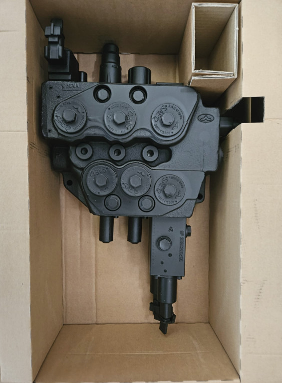 New Holland 84319698 - Υδραυλική βαλβίδα για Κατασκευή μηχανήματα: φωτογραφία 4 New Holland 84319698 - Υδραυλική βαλβίδα για Κατασκευή μηχανήματα: φωτογραφία 4