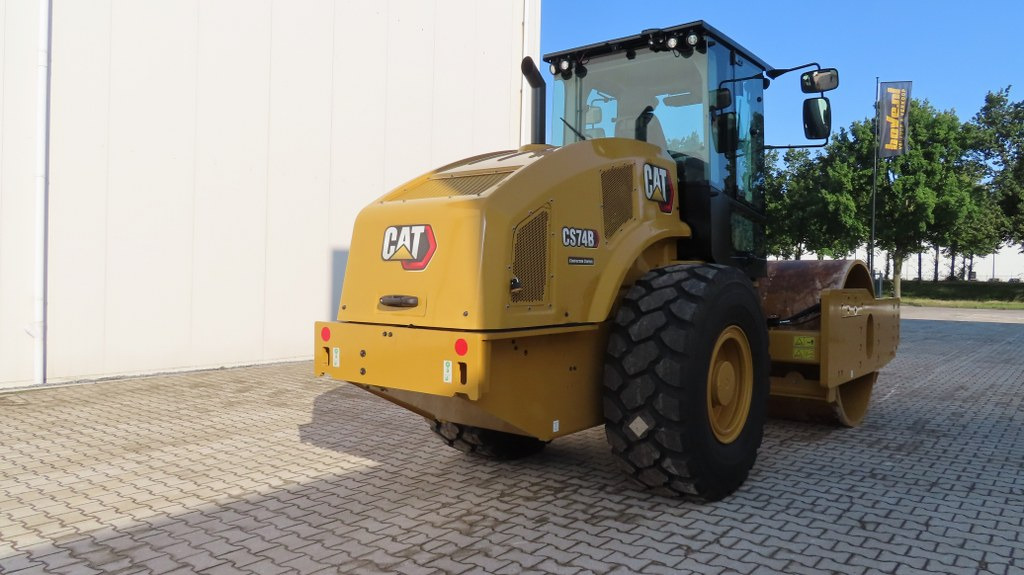 Caterpillar CS74B - Οδοστρωτήρες: φωτογραφία 2 Caterpillar CS74B - Οδοστρωτήρες: φωτογραφία 2