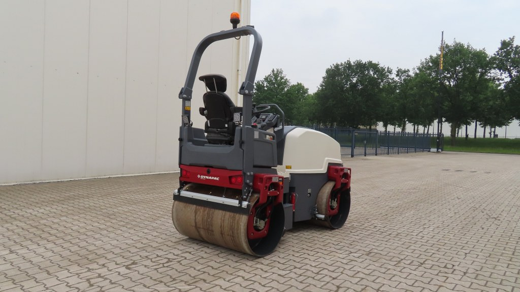 Dynapac CC1200 VI - Ασφαλτικός οδοστρωτήρας: φωτογραφία 2 Dynapac CC1200 VI - Ασφαλτικός οδοστρωτήρας: φωτογραφία 2