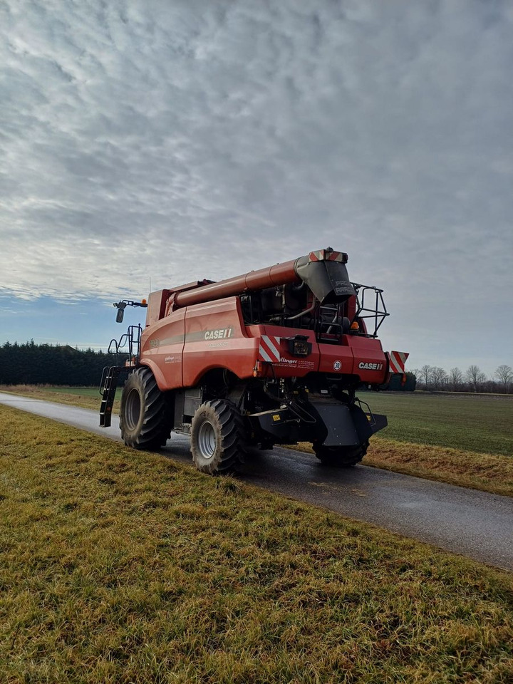 Case IH Axial-Flow 7240 - Θεριζοαλωνιστική μηχανή: φωτογραφία 5 Case IH Axial-Flow 7240 - Θεριζοαλωνιστική μηχανή: φωτογραφία 5
