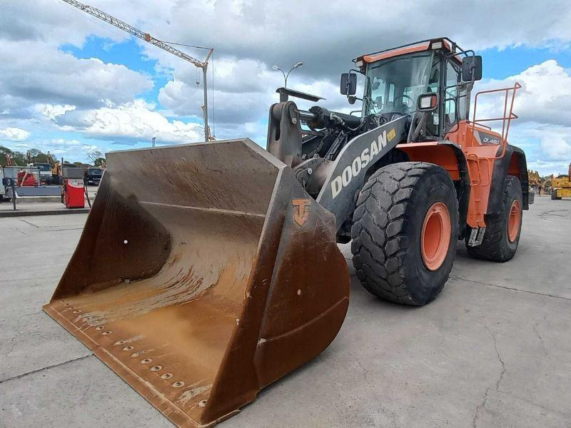 Doosan 450 - Ελαστιχοφόρος φορτωτής: φωτογραφία 4 Doosan 450 - Ελαστιχοφόρος φορτωτής: φωτογραφία 4