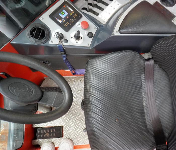 Combilift C4500 - 4-κίνητα ανυψωτικό στενών δρόμων: φωτογραφία 2 Combilift C4500 - 4-κίνητα ανυψωτικό στενών δρόμων: φωτογραφία 2