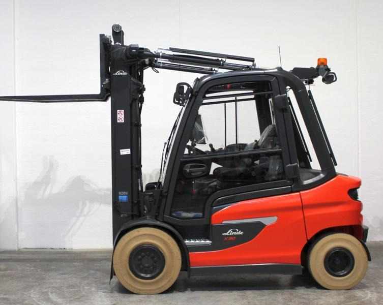 Linde X 30 1252 - Ηλεκτροκίνητο περονοφόρο: φωτογραφία 3 Linde X 30 1252 - Ηλεκτροκίνητο περονοφόρο: φωτογραφία 3