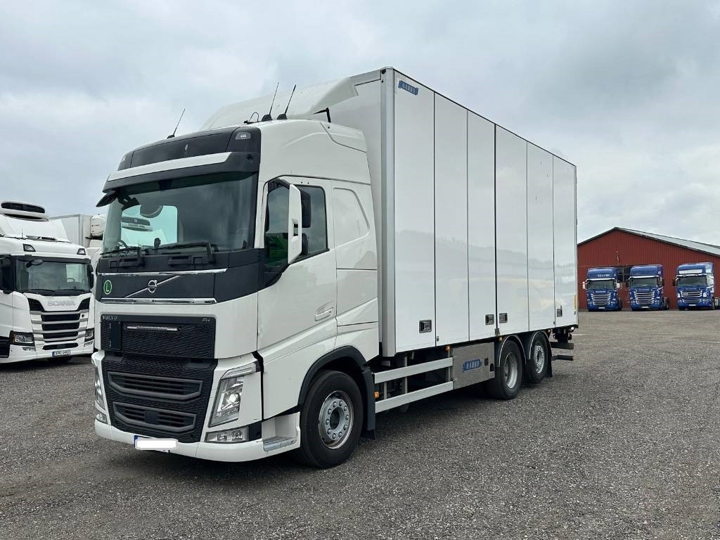 Volvo FH 500 serie 0550 - Φορτηγό κόφα: φωτογραφία 1 Volvo FH 500 serie 0550 - Φορτηγό κόφα: φωτογραφία 1