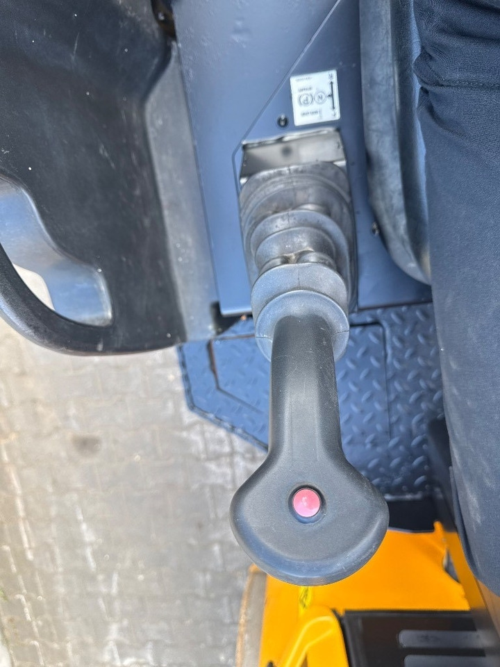 Ασφαλτικός οδοστρωτήρας JCB VMT 430-130: φωτογραφία 12