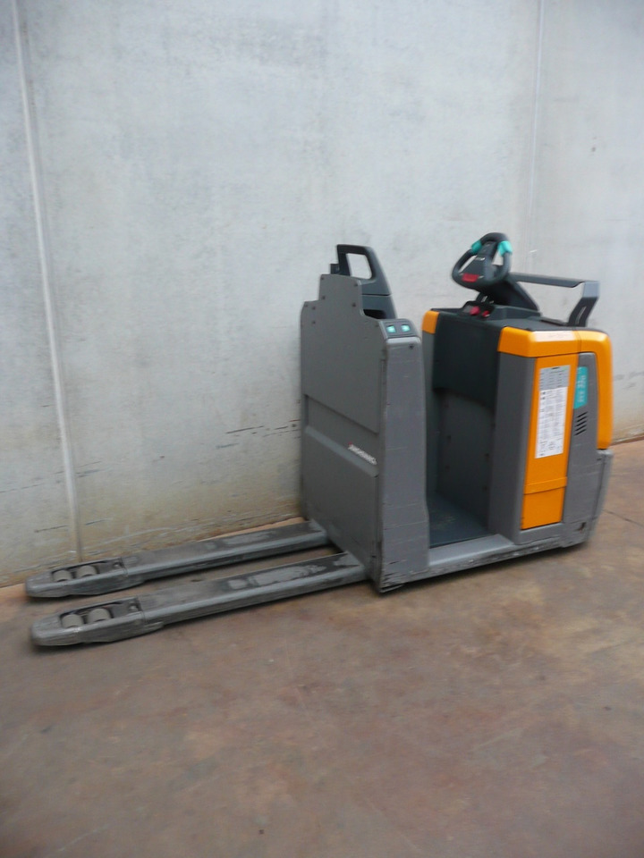 Jungheinrich ECE 220 1250x540mm - Μηχάνημα συλλογής παραγγελιών: φωτογραφία 2 Jungheinrich ECE 220 1250x540mm - Μηχάνημα συλλογής παραγγελιών: φωτογραφία 2