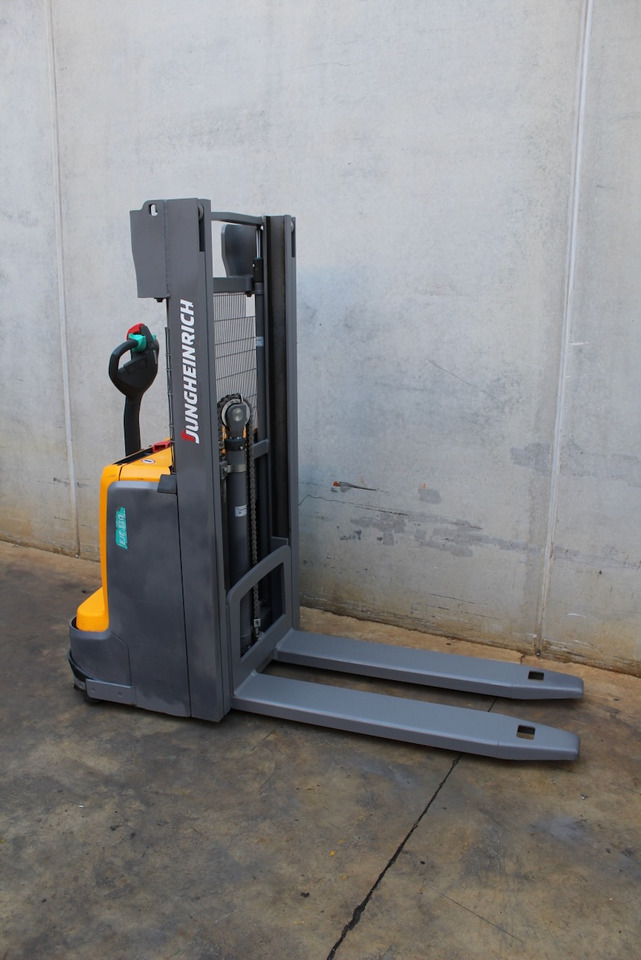 Jungheinrich EJC 110 250 ZZ - Μηχάνημα στοίβαξης: φωτογραφία 4 Jungheinrich EJC 110 250 ZZ - Μηχάνημα στοίβαξης: φωτογραφία 4