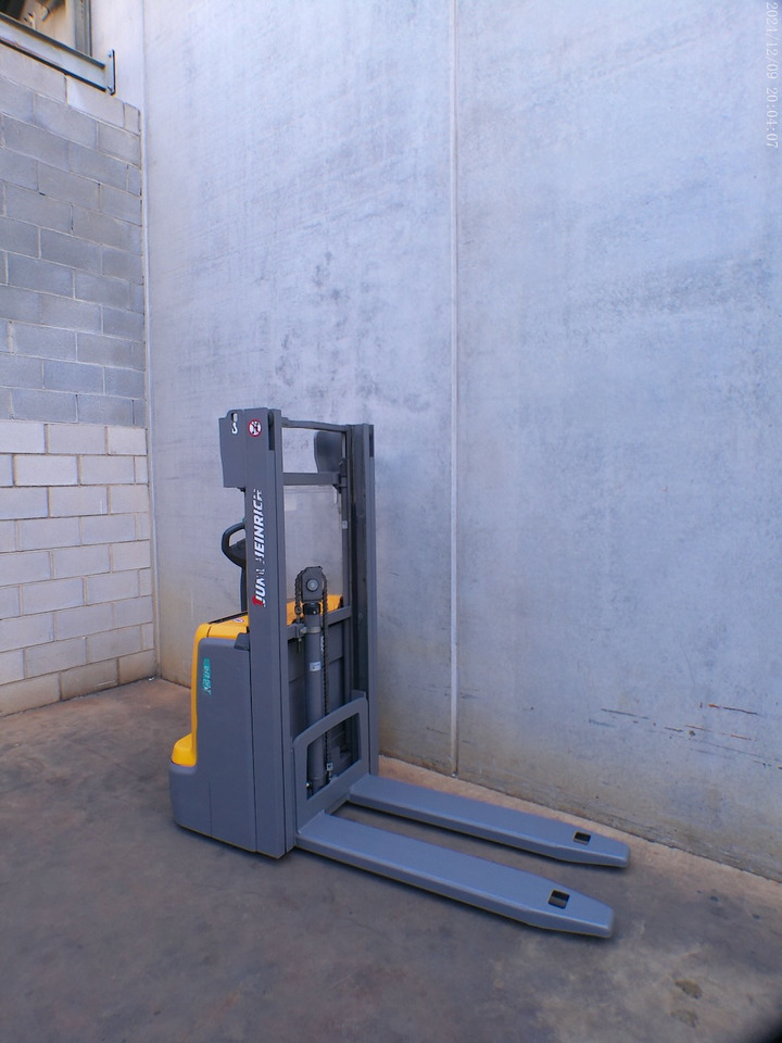 Jungheinrich EJC 110 250 ZZ - Μηχάνημα στοίβαξης: φωτογραφία 4 Jungheinrich EJC 110 250 ZZ - Μηχάνημα στοίβαξης: φωτογραφία 4