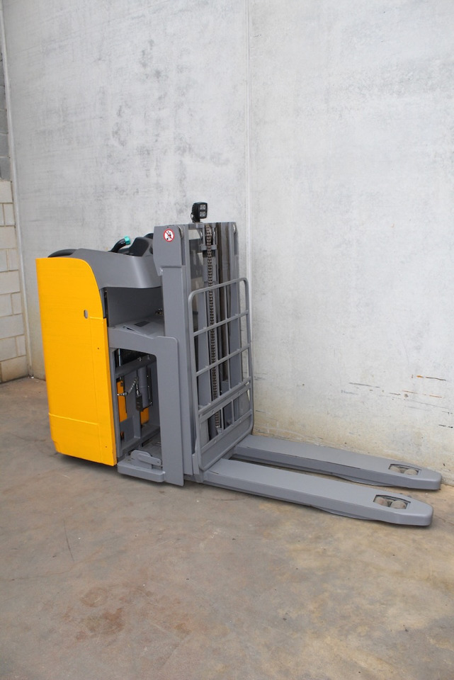 Jungheinrich ESD 120 201 ZT - Μηχάνημα στοίβαξης: φωτογραφία 4 Jungheinrich ESD 120 201 ZT - Μηχάνημα στοίβαξης: φωτογραφία 4