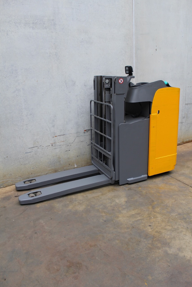 Jungheinrich ESD 120 201 ZT - Μηχάνημα στοίβαξης: φωτογραφία 2 Jungheinrich ESD 120 201 ZT - Μηχάνημα στοίβαξης: φωτογραφία 2