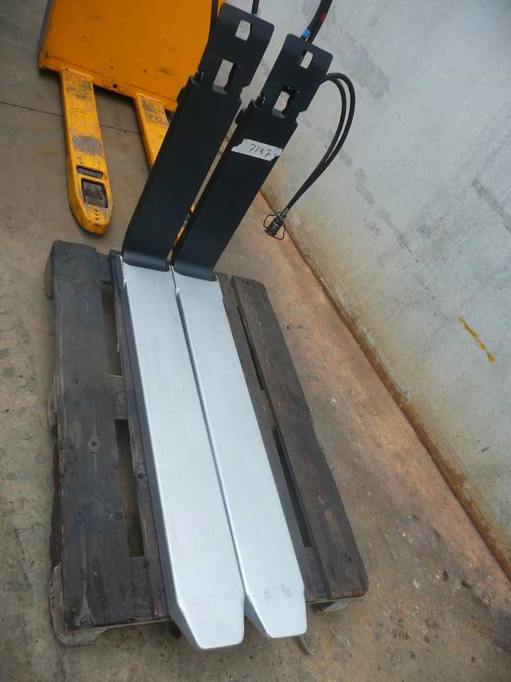 KAUP HORQUILLAS EXTENSIBLES 4.8T180CT - Πιρούνες για Ανυψωτικό μηχάνημα: φωτογραφία 1 KAUP HORQUILLAS EXTENSIBLES 4.8T180CT - Πιρούνες για Ανυψωτικό μηχάνημα: φωτογραφία 1