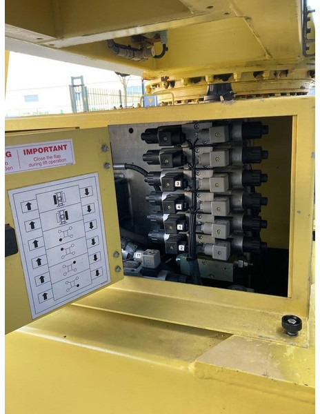 Τηλεσκοπικό ανυψωτικό, Καλαθοφόρο με ερπύστριες Teupen Leo 25 T: φωτογραφία 11