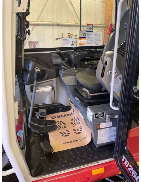Takeuchi TB 240 - Μίνι εκσκαφέας: φωτογραφία 5 Takeuchi TB 240 - Μίνι εκσκαφέας: φωτογραφία 5