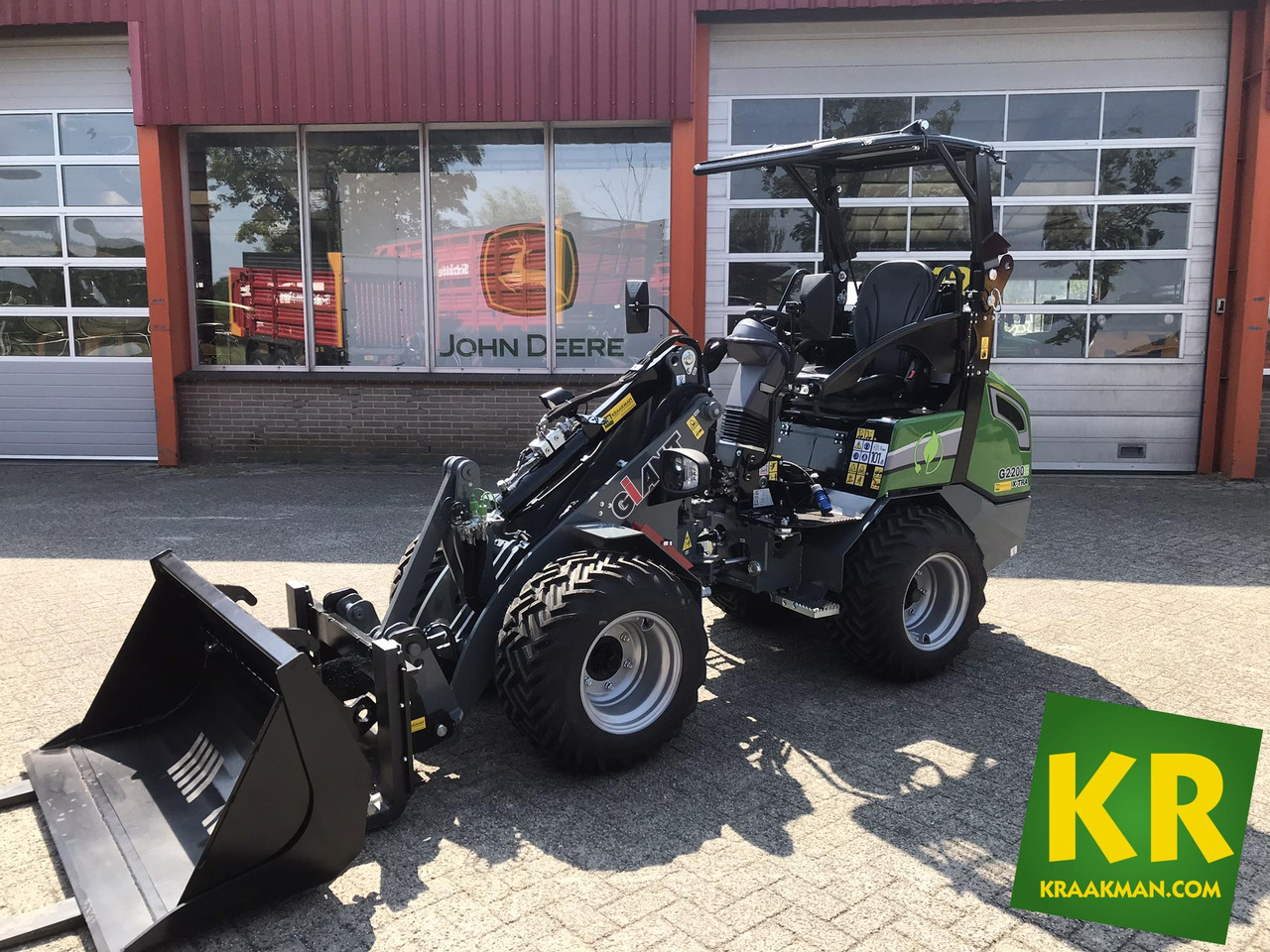 Giant G2200E - Σπαστός φορτωτής: φωτογραφία 1 Giant G2200E - Σπαστός φορτωτής: φωτογραφία 1