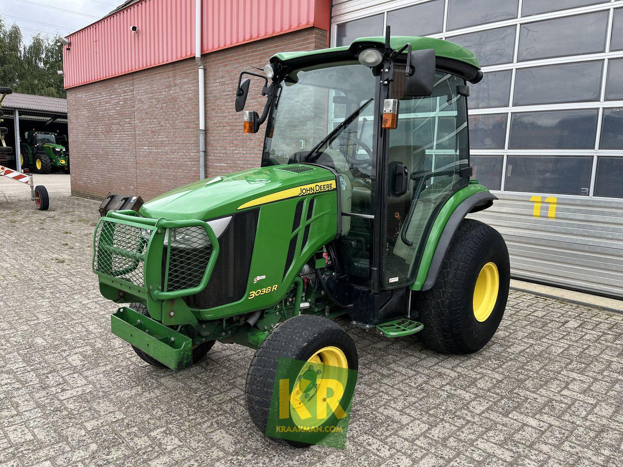 John Deere 3038R - Μικρό τρακτέρ: φωτογραφία 1 John Deere 3038R - Μικρό τρακτέρ: φωτογραφία 1
