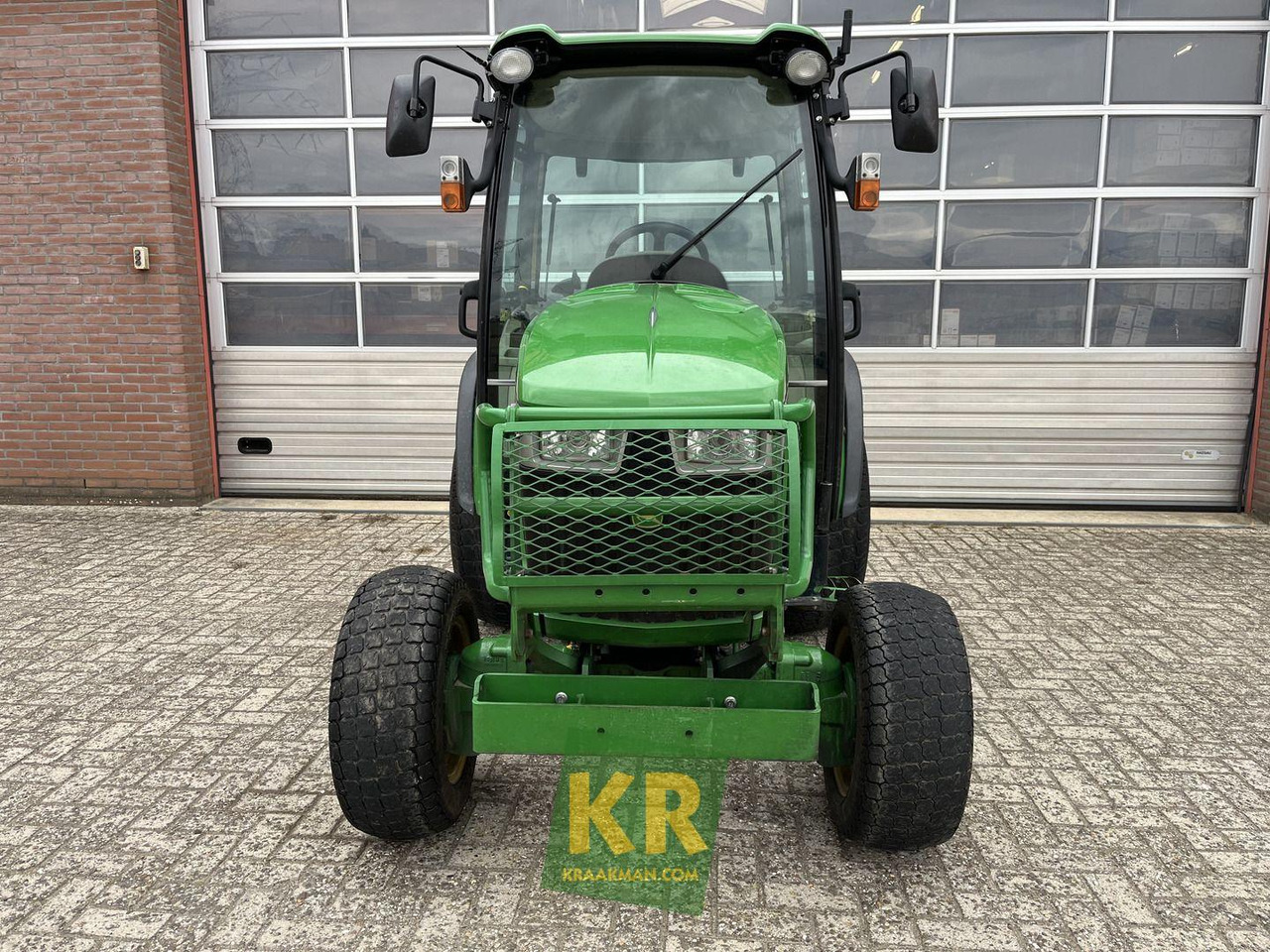 John Deere 3038R - Μικρό τρακτέρ: φωτογραφία 2 John Deere 3038R - Μικρό τρακτέρ: φωτογραφία 2