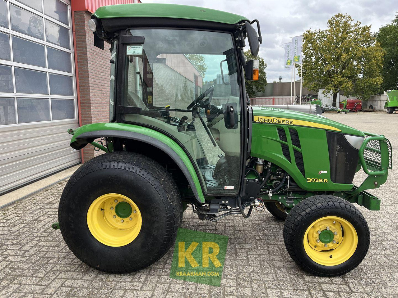 John Deere 3038R - Μικρό τρακτέρ: φωτογραφία 4 John Deere 3038R - Μικρό τρακτέρ: φωτογραφία 4