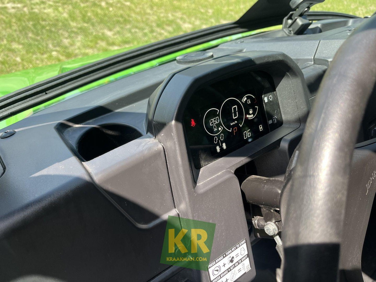 John Deere XUV875M - Τετράκλινα: φωτογραφία 2 John Deere XUV875M - Τετράκλινα: φωτογραφία 2