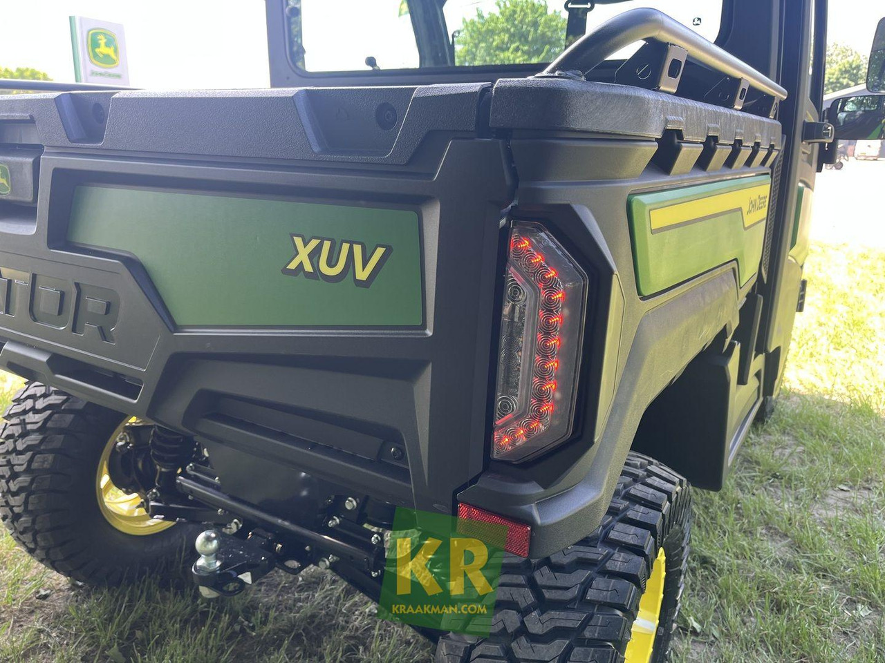 John Deere XUV875M - Τετράκλινα: φωτογραφία 1 John Deere XUV875M - Τετράκλινα: φωτογραφία 1