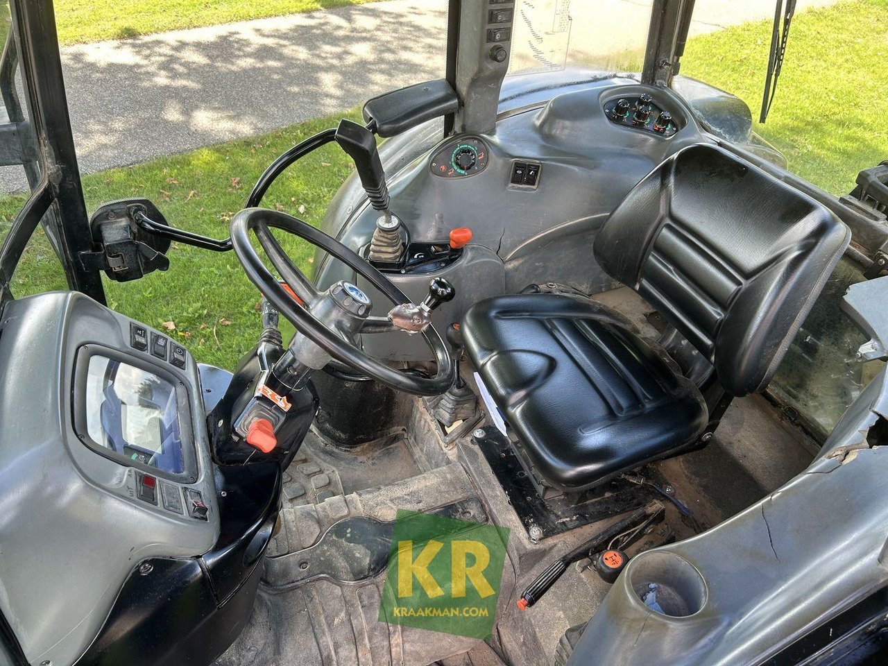 New Holland TN75S - Τρακτέρ: φωτογραφία 5 New Holland TN75S - Τρακτέρ: φωτογραφία 5