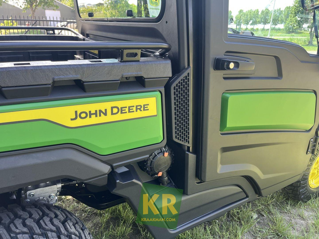 XUV875M John Deere - Τετράκλινα: φωτογραφία 4 XUV875M John Deere - Τετράκλινα: φωτογραφία 4