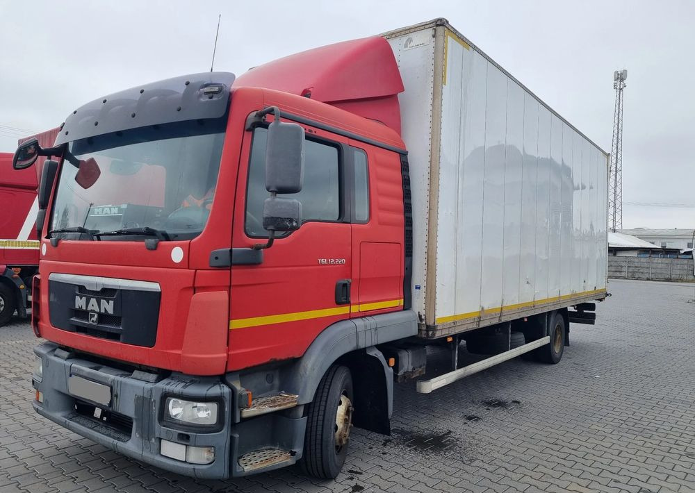 Φορτηγό κόφα MAN TGL 12 220: φωτογραφία 1
