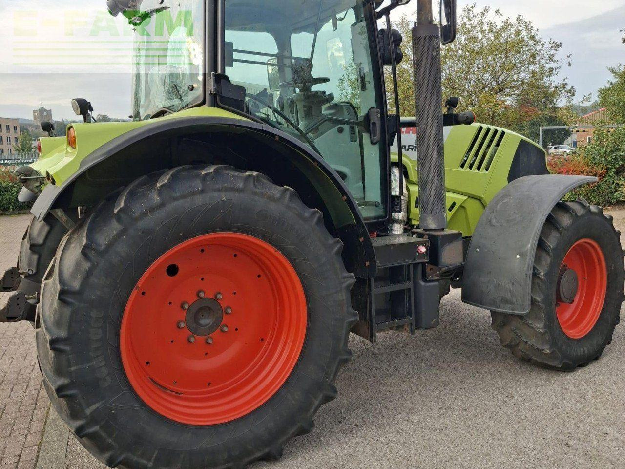 CLAAS ARION 620 - Τρακτέρ: φωτογραφία 4 CLAAS ARION 620 - Τρακτέρ: φωτογραφία 4