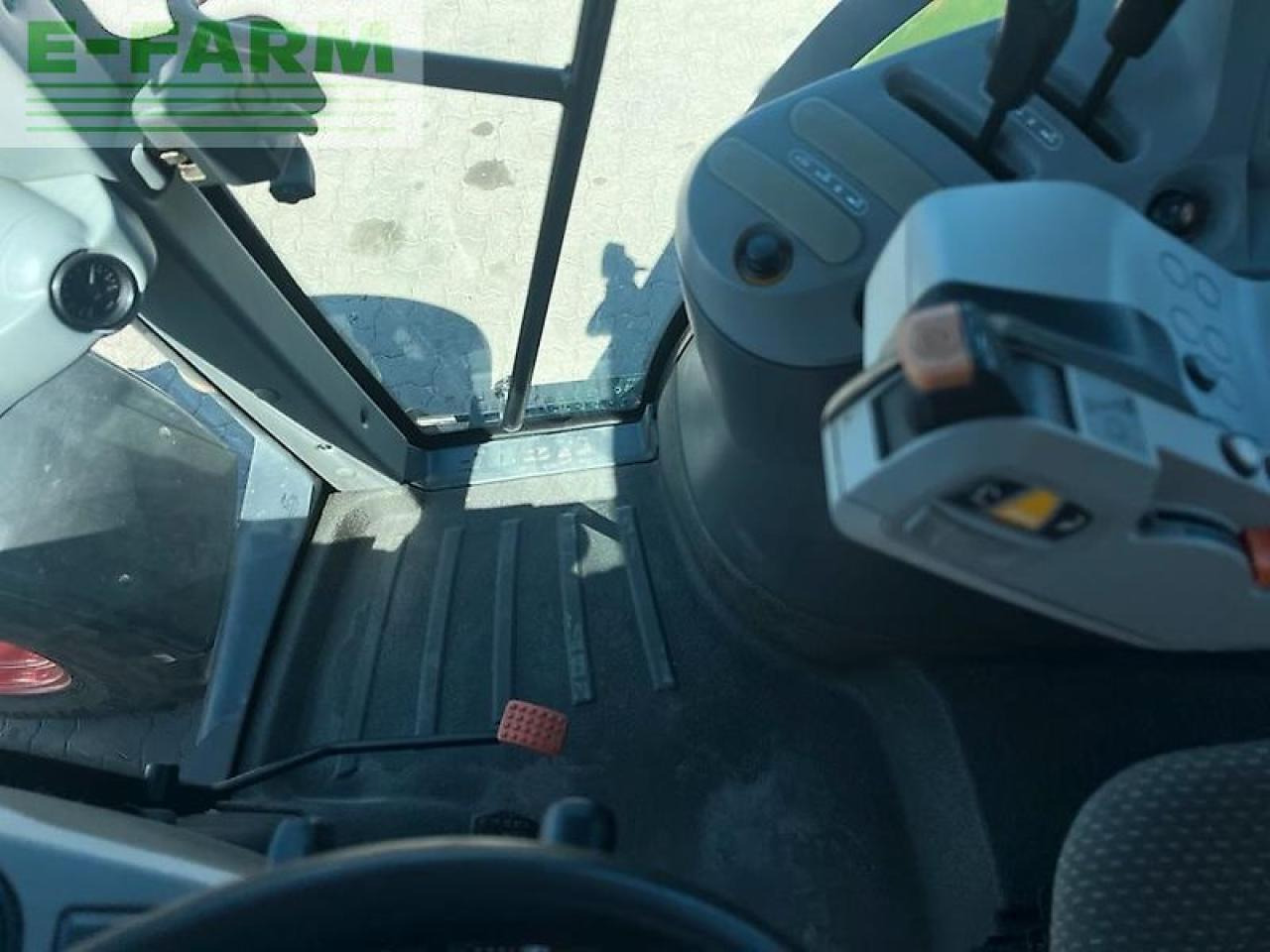 CLAAS arion 620 - Τρακτέρ: φωτογραφία 2 CLAAS arion 620 - Τρακτέρ: φωτογραφία 2