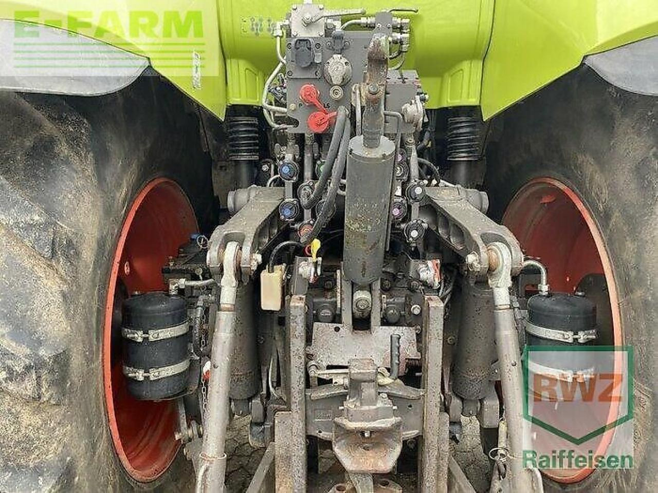 CLAAS axion 870 cmatic CMATIC - Τρακτέρ: φωτογραφία 4 CLAAS axion 870 cmatic CMATIC - Τρακτέρ: φωτογραφία 4
