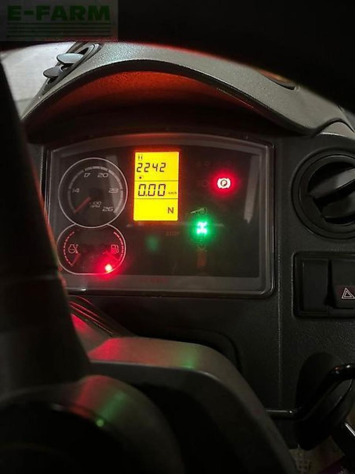CLAAS axos 320 cx CX - Τρακτέρ: φωτογραφία 4 CLAAS axos 320 cx CX - Τρακτέρ: φωτογραφία 4
