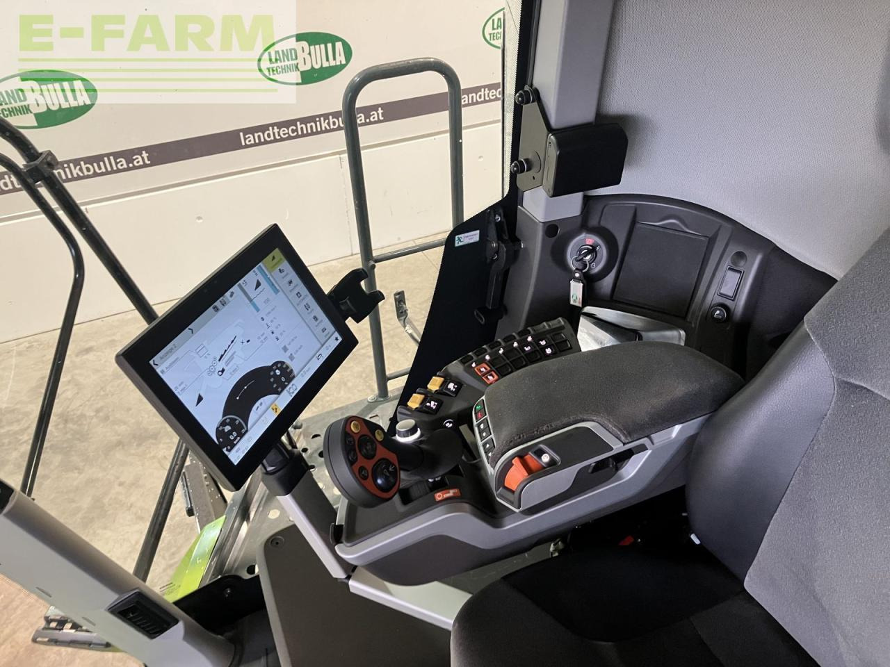 Θεριζοαλωνιστική μηχανή CLAAS lexion 5300: φωτογραφία 9