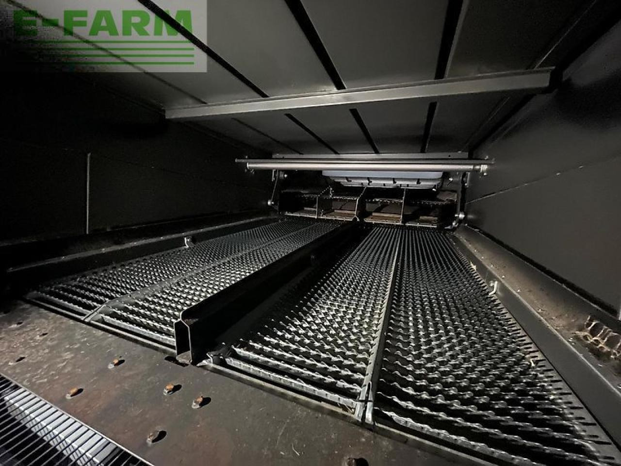 Θεριζοαλωνιστική μηχανή CLAAS lexion 570 c 4-trac: φωτογραφία 6