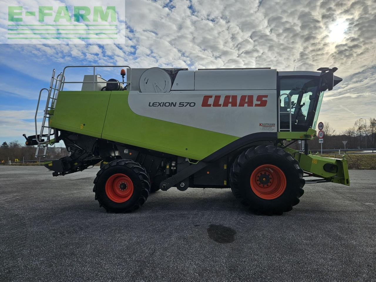 CLAAS lexion 570 - Θεριζοαλωνιστική μηχανή: φωτογραφία 4 CLAAS lexion 570 - Θεριζοαλωνιστική μηχανή: φωτογραφία 4