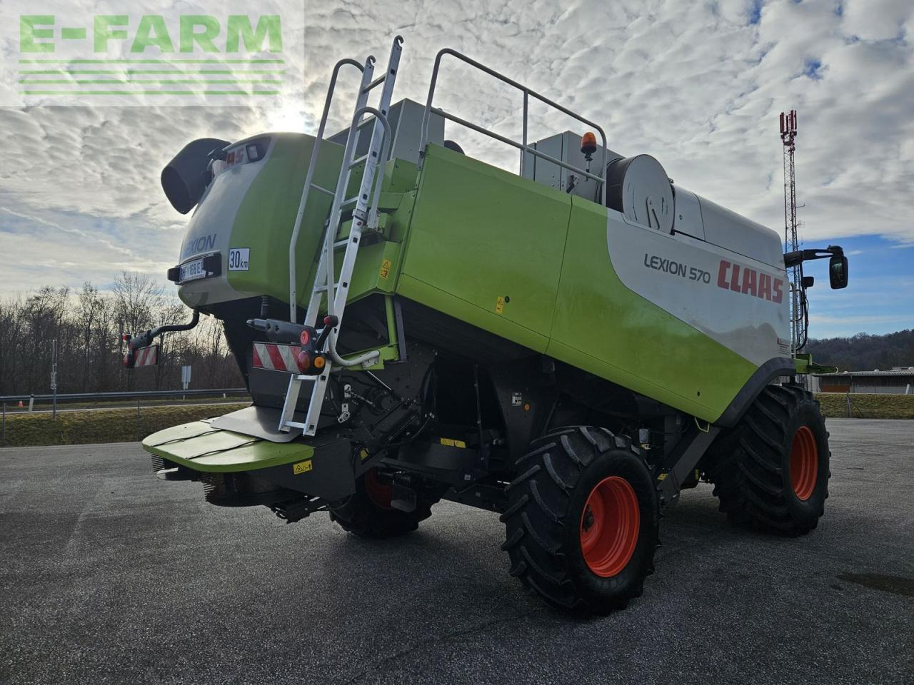 CLAAS lexion 570 - Θεριζοαλωνιστική μηχανή: φωτογραφία 5 CLAAS lexion 570 - Θεριζοαλωνιστική μηχανή: φωτογραφία 5