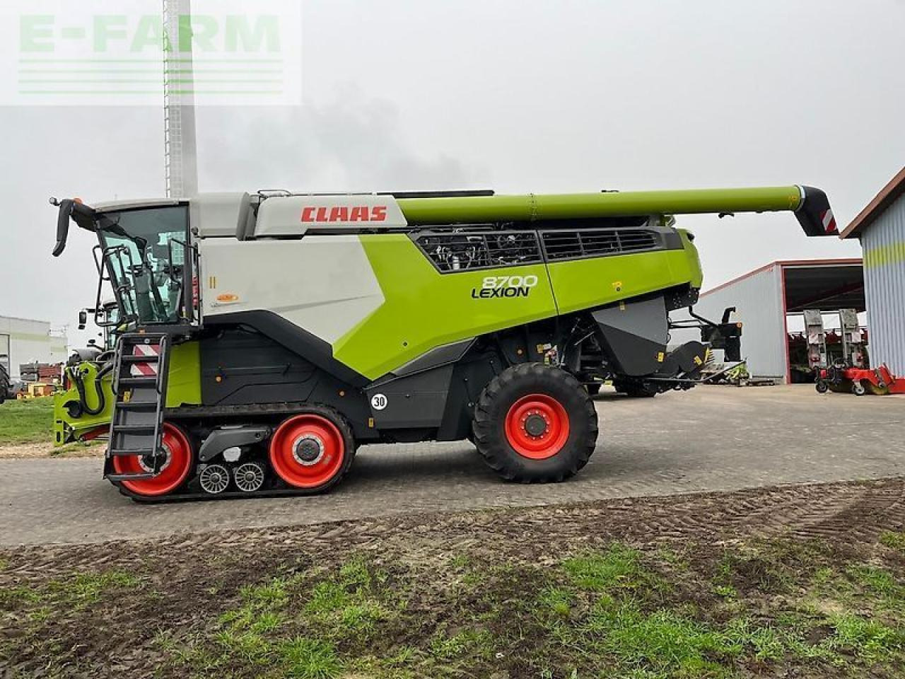 CLAAS lexion 8700 tt - Θεριζοαλωνιστική μηχανή: φωτογραφία 3 CLAAS lexion 8700 tt - Θεριζοαλωνιστική μηχανή: φωτογραφία 3