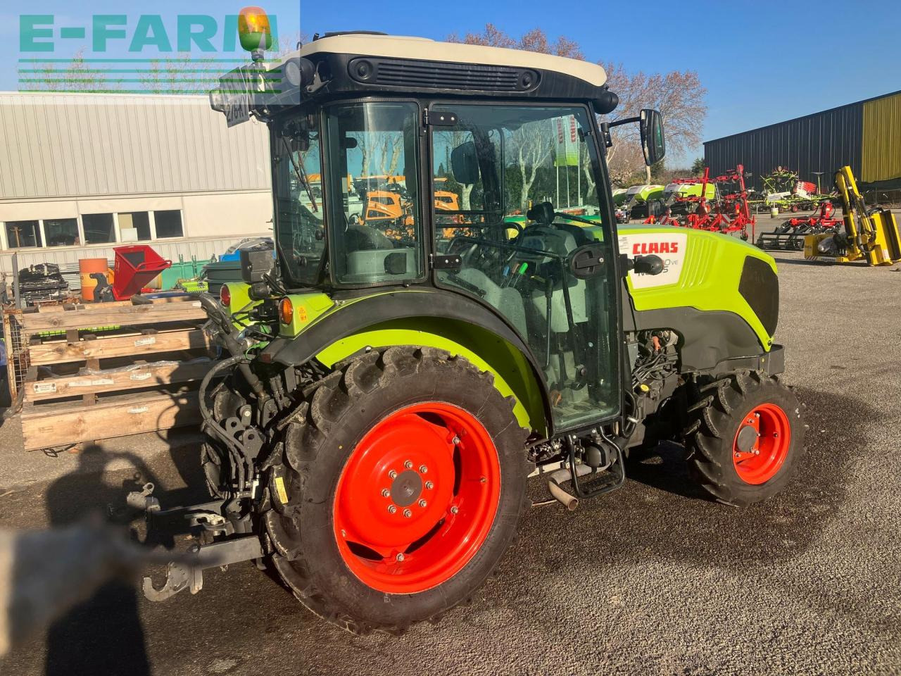 CLAAS nexos 220 ve cabine 4rm VE - Τρακτέρ: φωτογραφία 2 CLAAS nexos 220 ve cabine 4rm VE - Τρακτέρ: φωτογραφία 2
