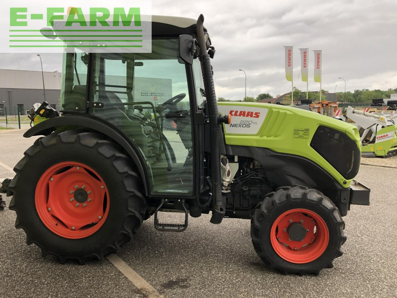 CLAAS nexos 220 vl - Τρακτέρ: φωτογραφία 4 CLAAS nexos 220 vl - Τρακτέρ: φωτογραφία 4