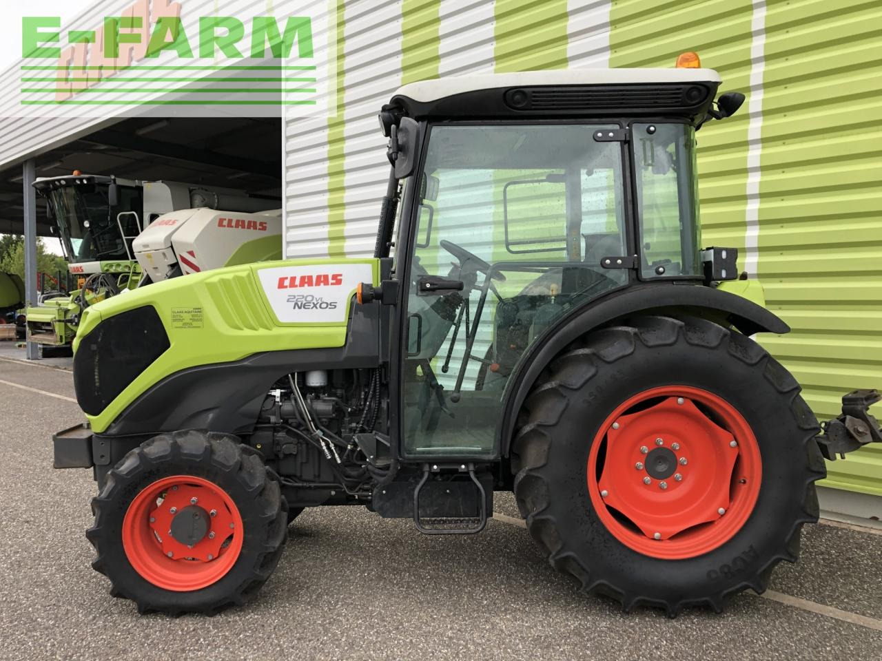 CLAAS nexos 220 vl - Τρακτέρ: φωτογραφία 2 CLAAS nexos 220 vl - Τρακτέρ: φωτογραφία 2